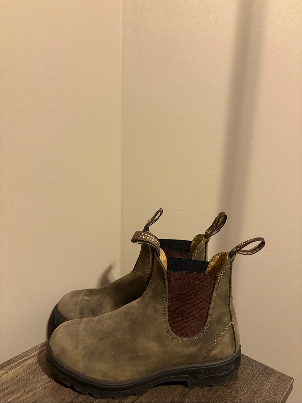Blundstone Boots in Olive Green with Brown Panels